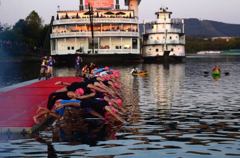 Schwimmstart der Topfrauen: Auf in den Tennessee River