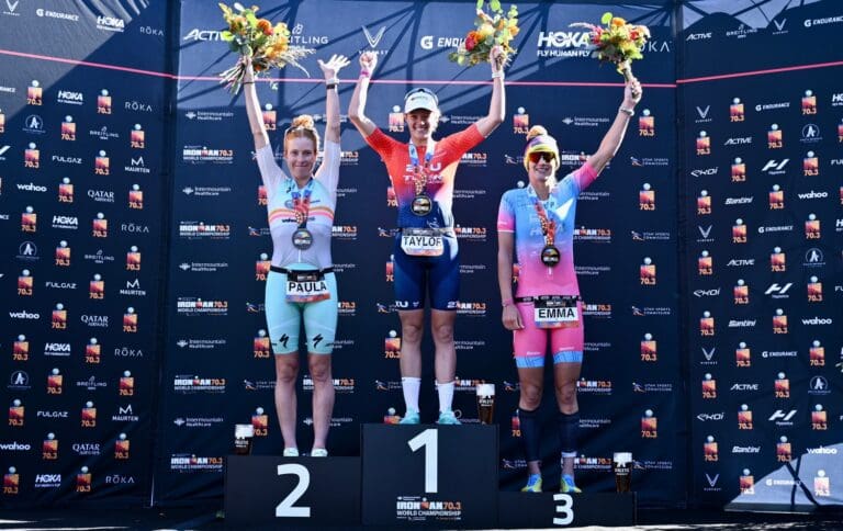 Flower-Ceremony für Paula Findlay, Taylor Knibb und Emma Pallant-Browne (v.l.)