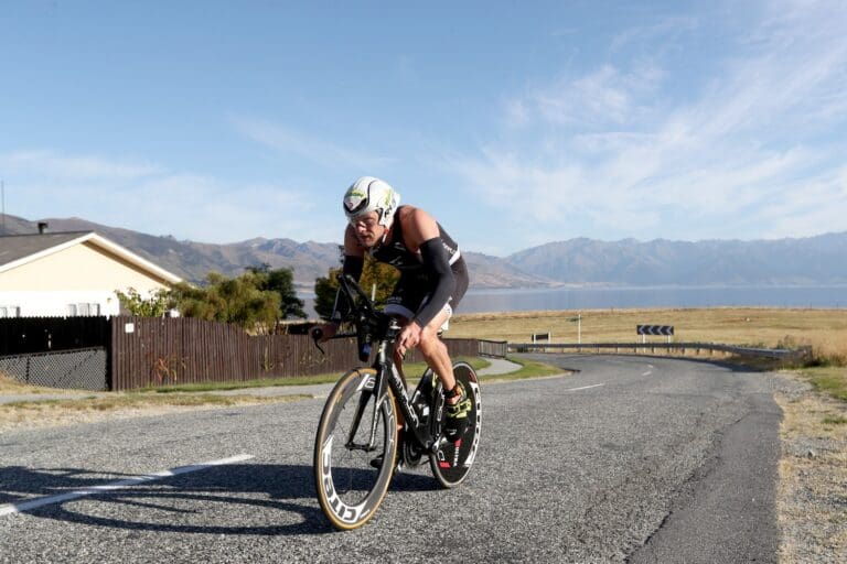 Per Bittner - nach dem Schwimmen in der Topgruppe, war der Leipziger bald auf sich allein gestellt. Im Marathon folgte dann das DNF - Kräfte sparen für die nächsten Aufgaben.