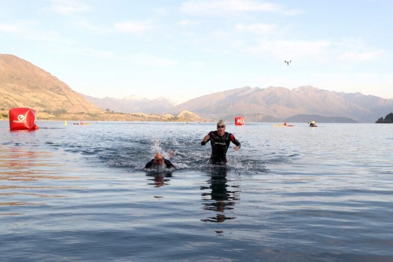 Raus aus dem Kältebad: Der Lake Wanaka war mit 15-17 Grad Wassertemperatur alles andere als warm.