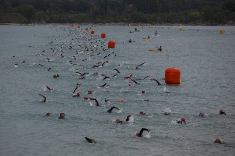 Das fast endlose Agegrouper-Schwimmfeld - der Rolling-Start macht´s möglich