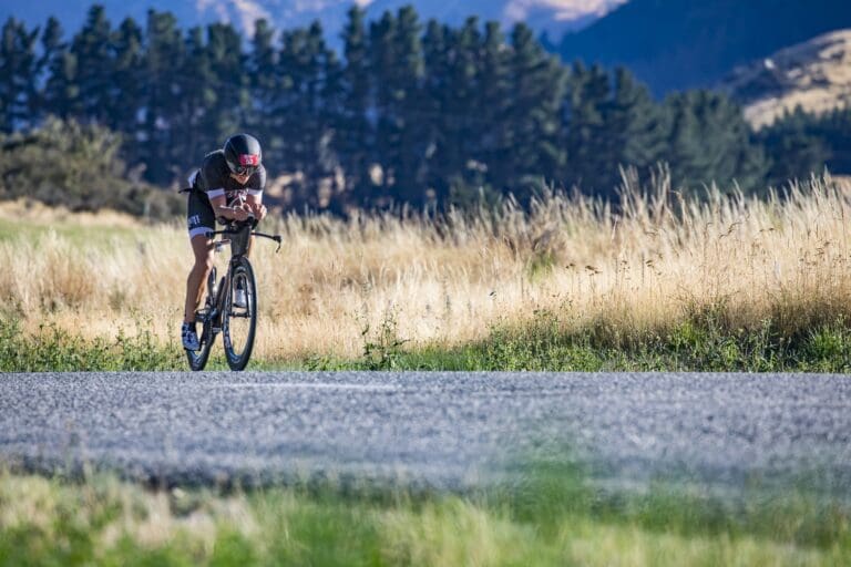 Hannah Wells auf dem Rad noch in Lauerstellung