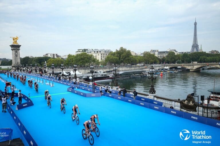 Der Dreh- und Angelpunkt der Pariser Triathlon-Strecken: Die Pont Alexandre III Brücke