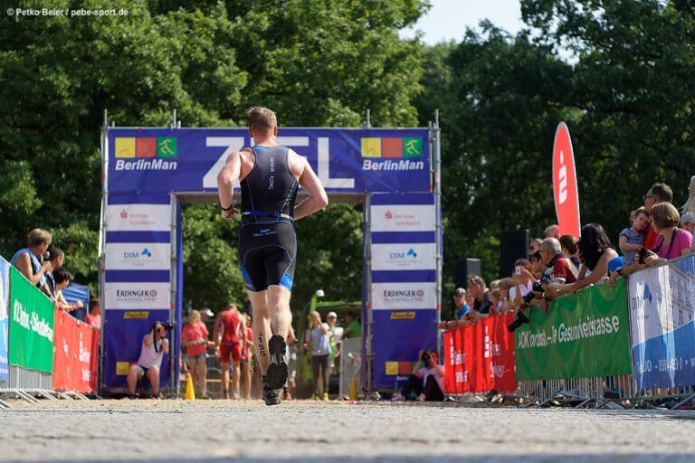 Zieleinlauf beim BerlinMan am Wannsee