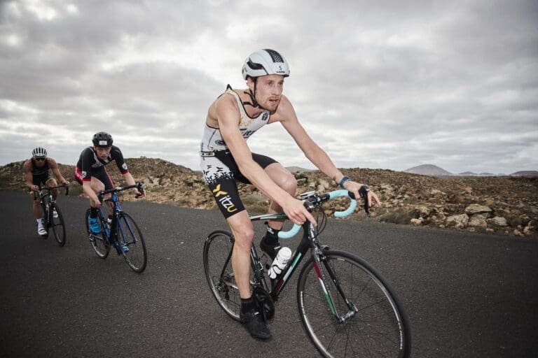 Auf dem Weg nach Famara - das Radfahren fand beim Club La Santa Duathlon mit Windschattenfreigabe statt