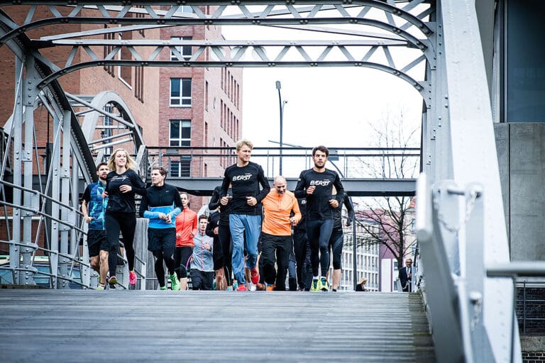 In der Speicherstadt in Hamburg drehte die currexSole-Crew beim Teamtreffen eine lockere Runde