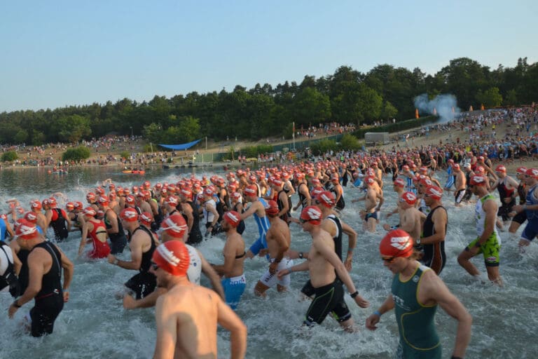 Erstmals war ein Landstart angesetzt: Deshalb geht´s im Laufschritt in den Langener Waldsee