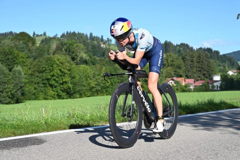 Els Visser diktiert auf dem Rad das Tempo