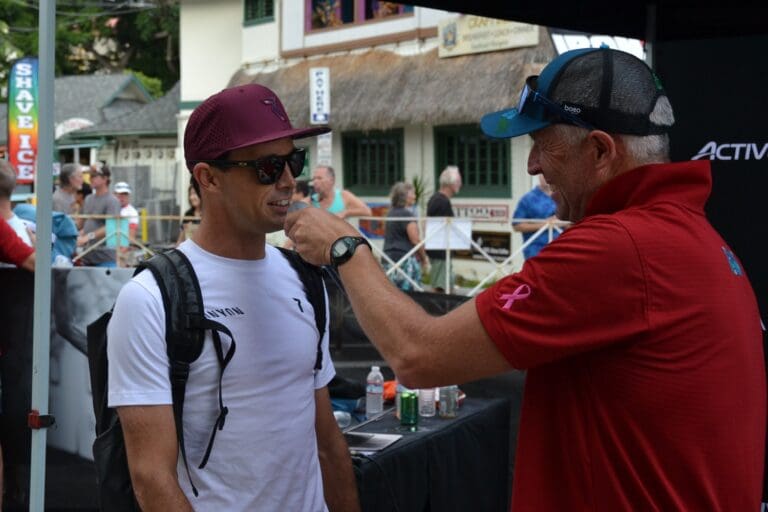 Trainingskumpel Nick Kastelein ist schon ein paar Meter weiter beim Kurzinterview