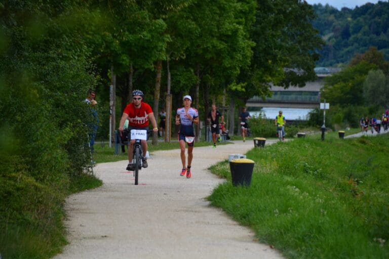 Simona Krivankova auf dem Weg zu Platz 2 bei der Challenge Regensburg 2017