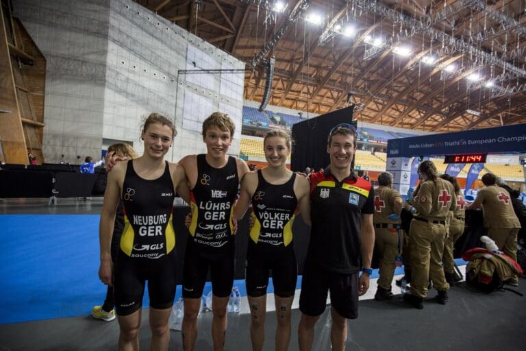 Die junge DTU Elitestaffel bei der Triathlon EM 2016 in Lissabon: Elite: Lena Neuburg, Lasse Lührs, Lisa Völker, Jonas Breinlinger (v.l.)