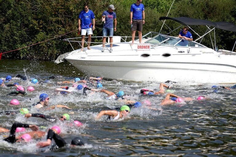 Start zum 2. Bühler Beilngries Triathlon 2017  im Main-Donau-Kanal