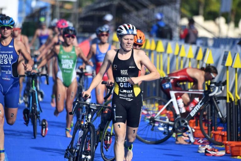 Der Goldlauf kann beginnen: Laura Lindemann stellt ihr Rad ab