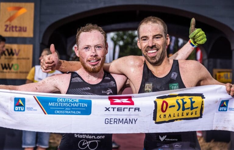 Die zwei besten Deutschen: Jens Roth (rechts), zum sechsten Mal deutscher Crosstriathlon-Meister und der zweitplatzierte Scott Anderson