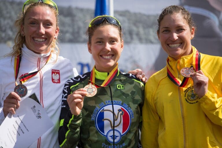 Das Frauen-Podium bei der Militär-WM in Sassenberg 2017: Agnieszka Jerzyk, Emma Charayron und Pamelle Oliveira (v.l.)