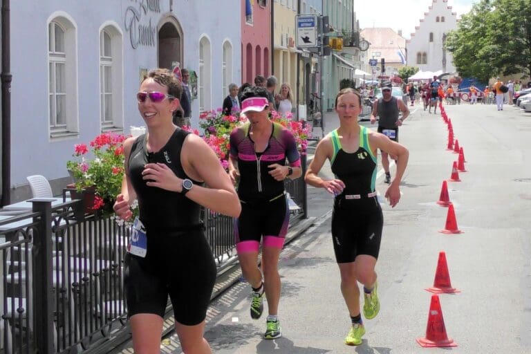 Über vier Laufrunden führt die Laufstrecke auf der Olympischen Distanz