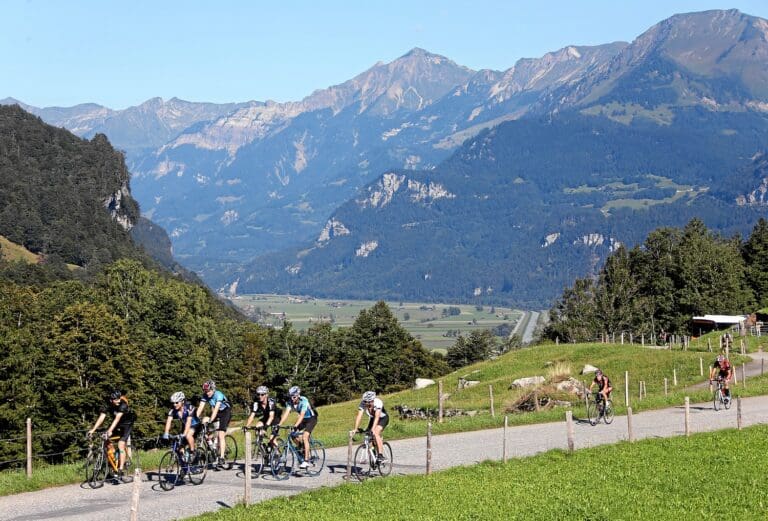 Sanfter Beginn: Die schwere Auffahrt zur Großen Scheidegg beginnt