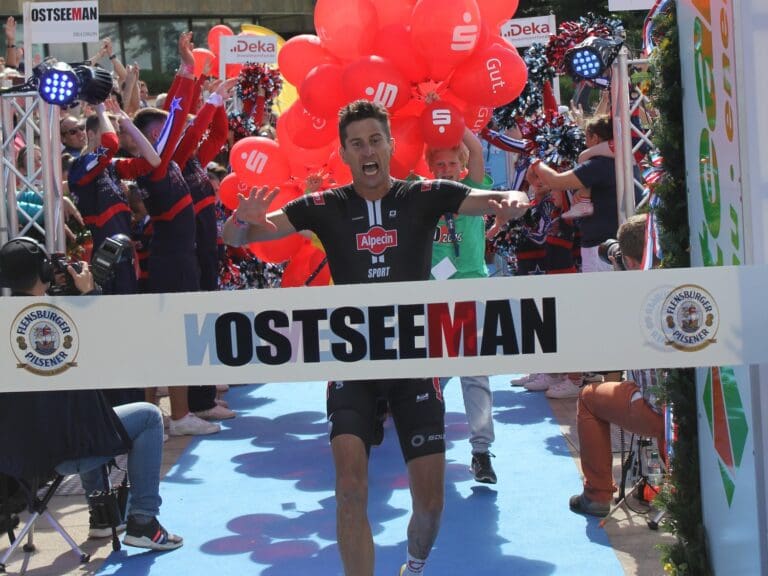 Der OstseeMAN-Hattrick ist perfekt: Till Schramm siegt in 8:32:08 Stunden