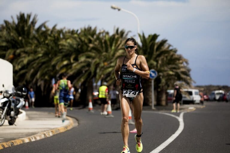 Sara Pérez Sala aus Spanien - auf dem Weg zum Platz 2 beim Volcano Triathlon 2017