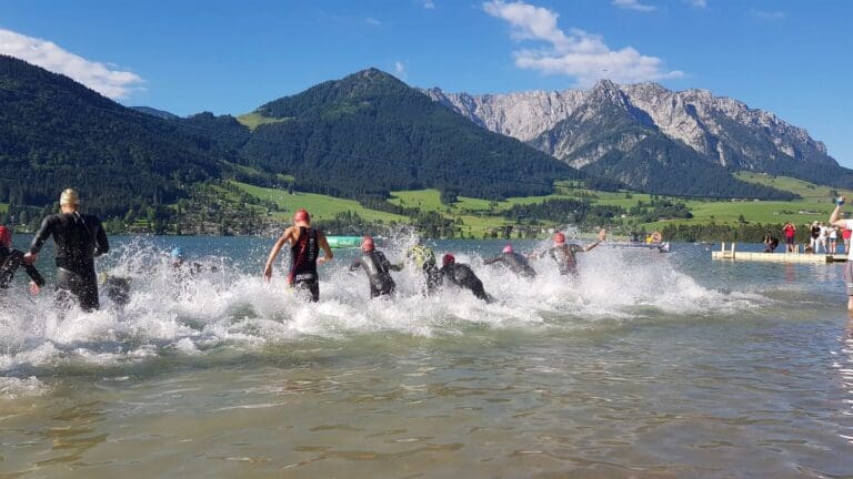 Die Wittenerinnen Anja Weber und Anabel Knoll führen das Feld an