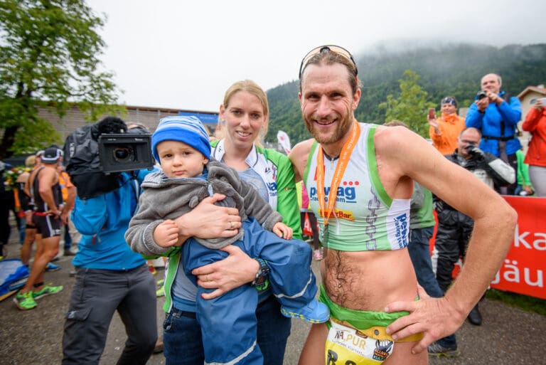 Familie Al-Sultan: Ina mit Jamsin und Faris (Archivbild vom Allgäu Triathlon 2015)