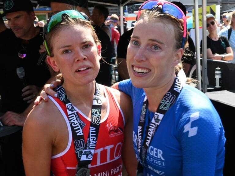 Katharina Krüger (rechts) gewinnt zum dritten Mal in Folge den Allgäu Olymp. Madlen Kappeler wird mit acht Sekunden Rückstand Zweite