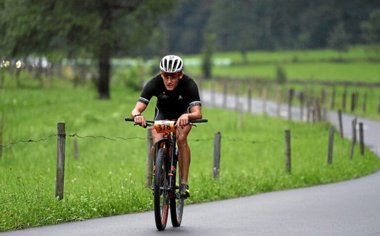 Vorne weg beim Anstieg zur Kleinen Scheidegg: Jan Van Berkel mit der MTB-Bestzeit