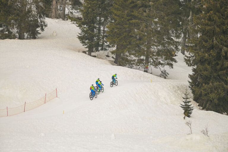 Bike-Action im Schnee