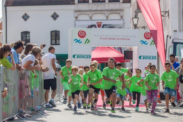 Start zum Kinderlauf: Der Auftakt des 2. Bühler Beilngries Triathlon 2017