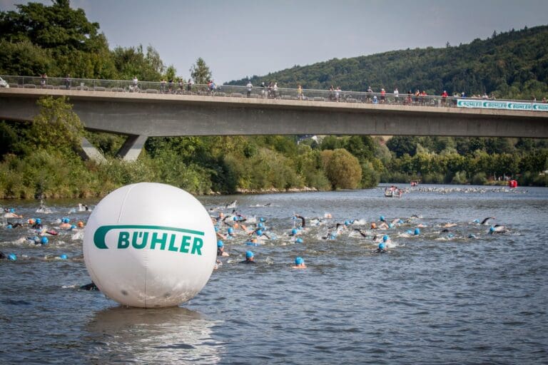 Das Feld zieht sich auseinander