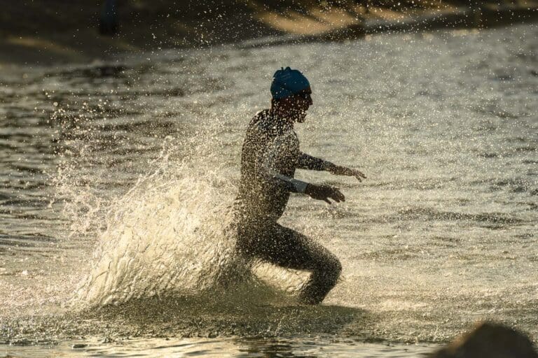 Wassertreten in der Oster-Morgensonne in Cannes