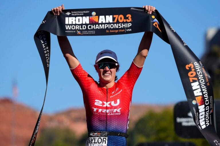 Taylor Knibb gewinnt die Ironman 70.3 WM 2022 in St. George