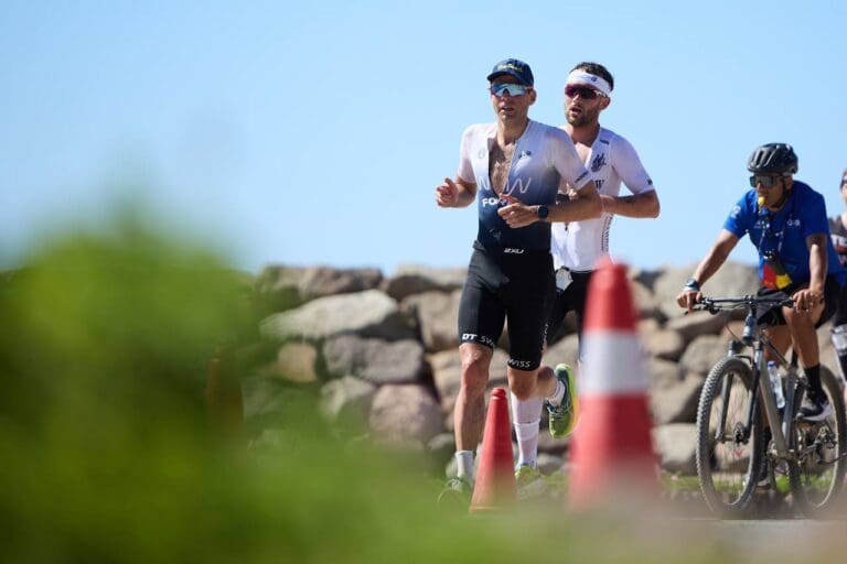 Aron Royle und Sam Laidlow drückten auf den ersten Laufkilometern mächtig aufs Tempo