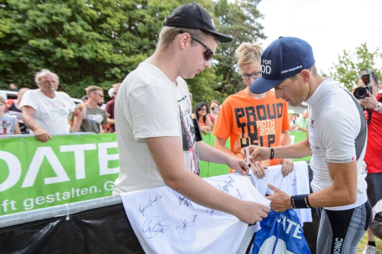 Im Fokus der Autogrammjäger: Titelverteidiger Timo Bracht