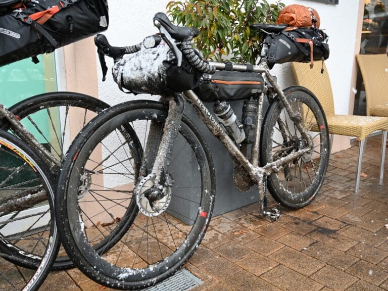 Pitstop in Seeshaupt: Noch knapp 50 km muss das Arbeitsgerät durchhalten