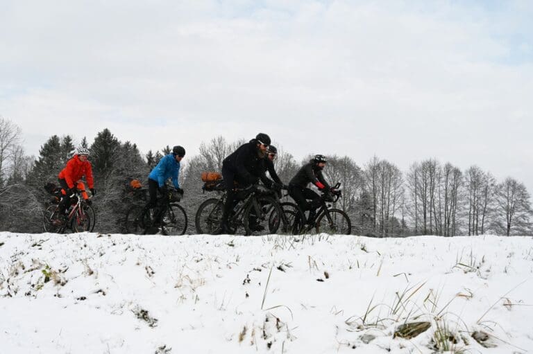 In der Gruppe rollts sich leichter durch den oberbayerischen Frühwinter