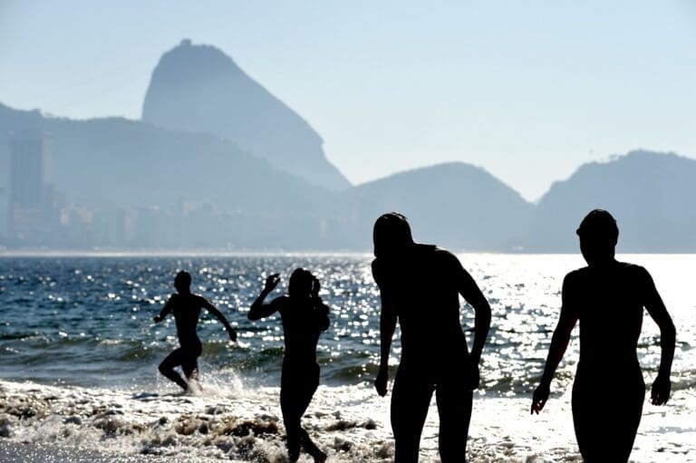 Schattenspiel an der Copacabana