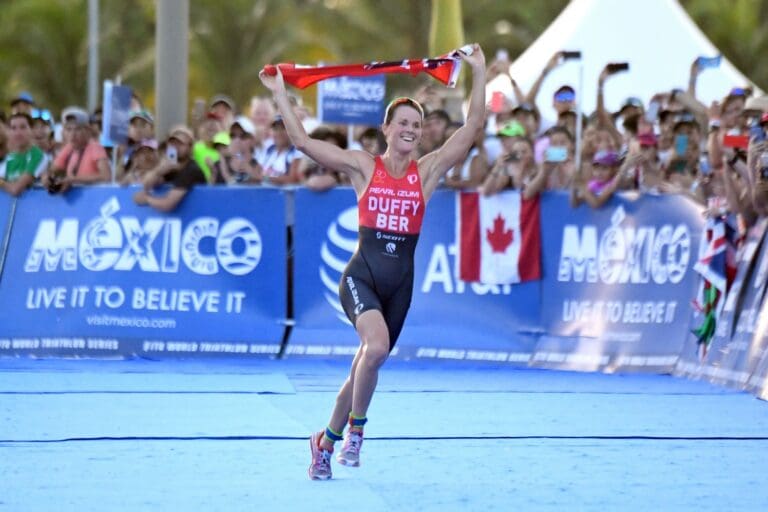 Jubellauf: Flora Duffy gewinnt erstmals den ITU WM-Titel