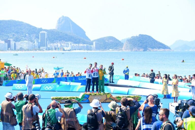 Siegerehrung an der Copacabana mit Blick auf den Zuckerhut