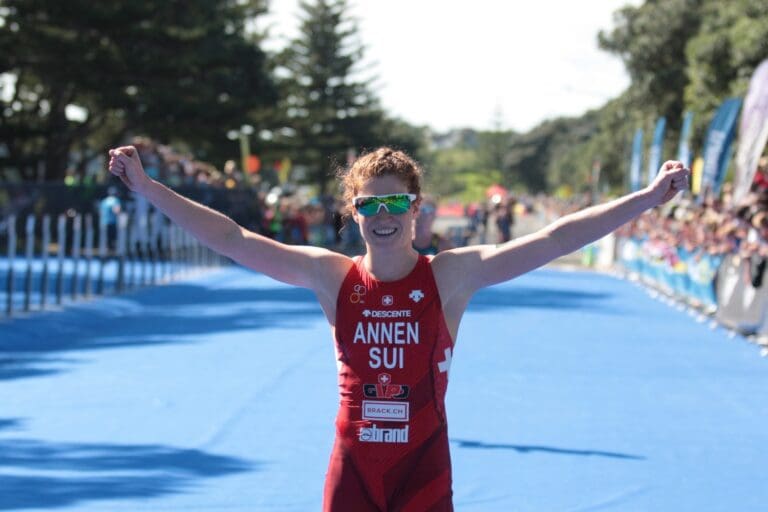 Jolanda Annen (SUI) feiert ihren zweiten Platz in New Plymouth