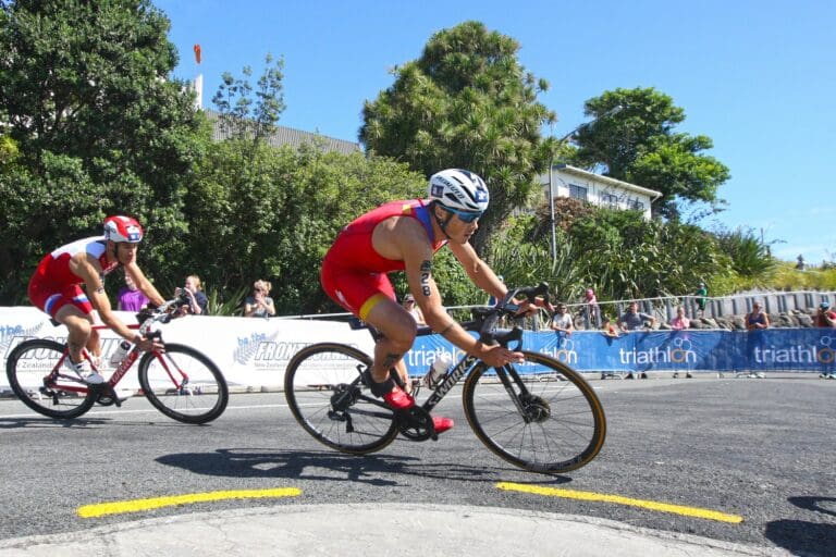 Javier Gomez auf dem Rad in Angriffsposition