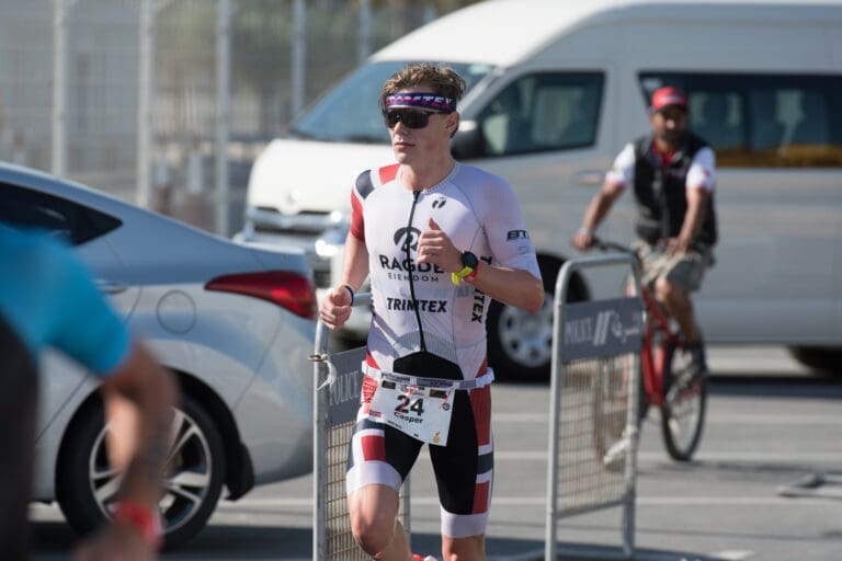 Casper Stornes musste im Halbmarathon seine beiden schnellen Trainingskollegen ziehen lassen