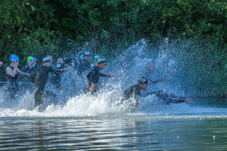 Schwimmstart beim Triathlon