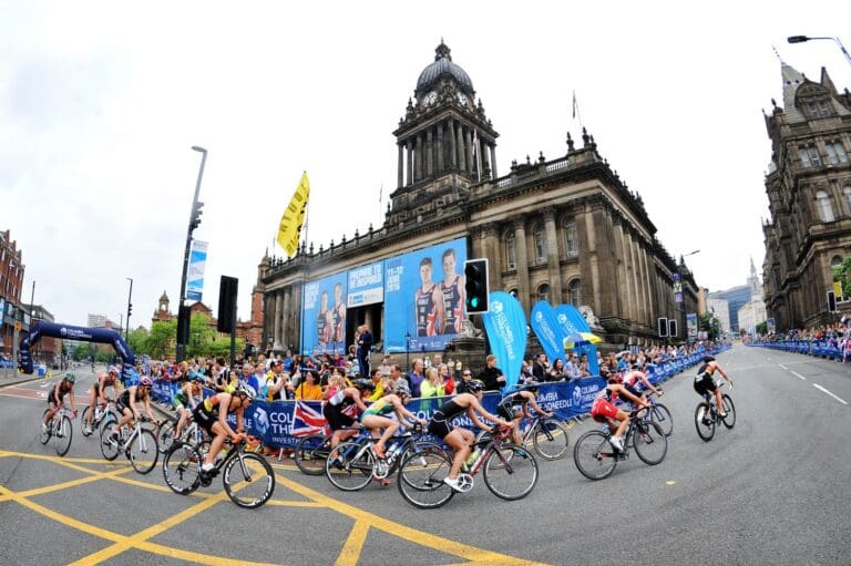 Die englischen Triathlonstars sind in Leeds allgegenwärtig