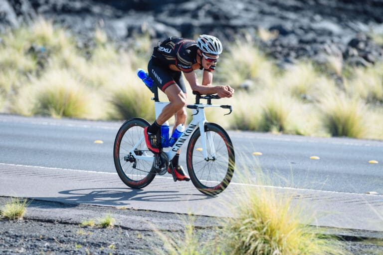 Ganz nach rechts.... kurzzeitig ist Highspeed angesagt, beim Radstreckenrekordhalter des Ironman Frankfurt