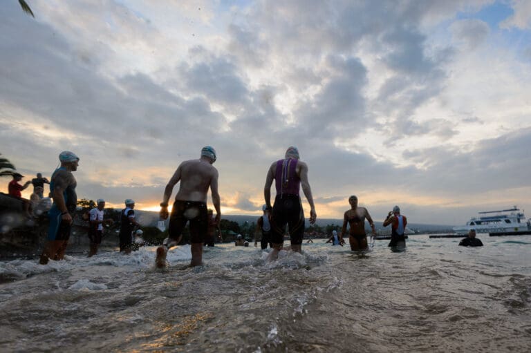 Früh morgens in Kailua-Kona: Warm-up für den Hoala Swim - 3,8 km auf der Original Ironman-Strecke