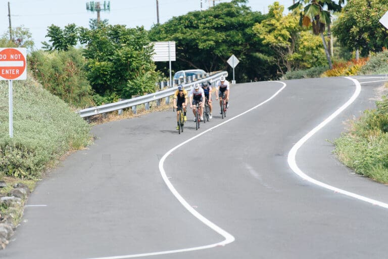 Aber heute ist nicht der Queen K-Highway das Ziel. Es geht in den Süden von Kona, nach Captian Cook. Genauer gesagt hinunter zur Kealakekua Bay - ca. 70 km mit 1.000 hm