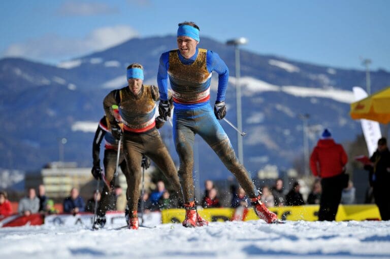 Pavel Andreev in Führung beim abschließenden Skilanglauf