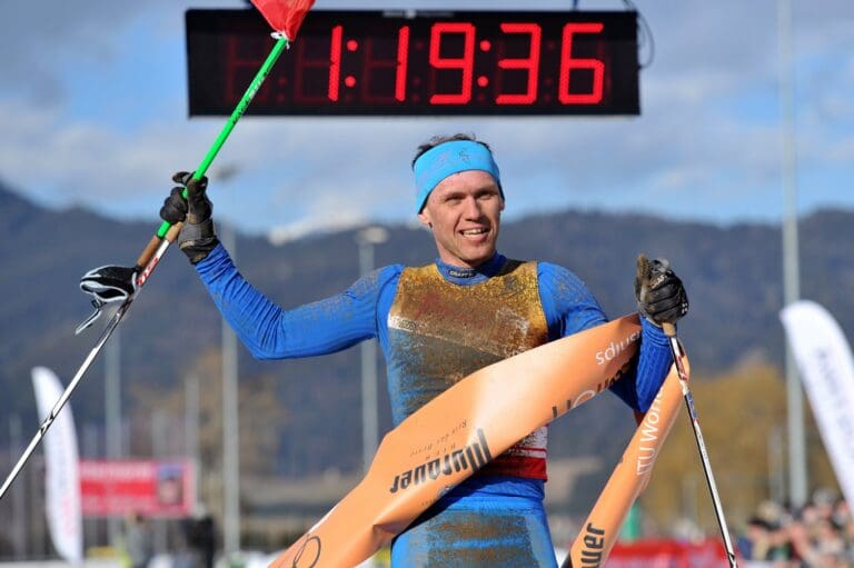 Für die Dreckarbeit belohnt: Pavel Andreev holt sich in Zeltweg den 2016er WM-Titel im Wintertriathlon