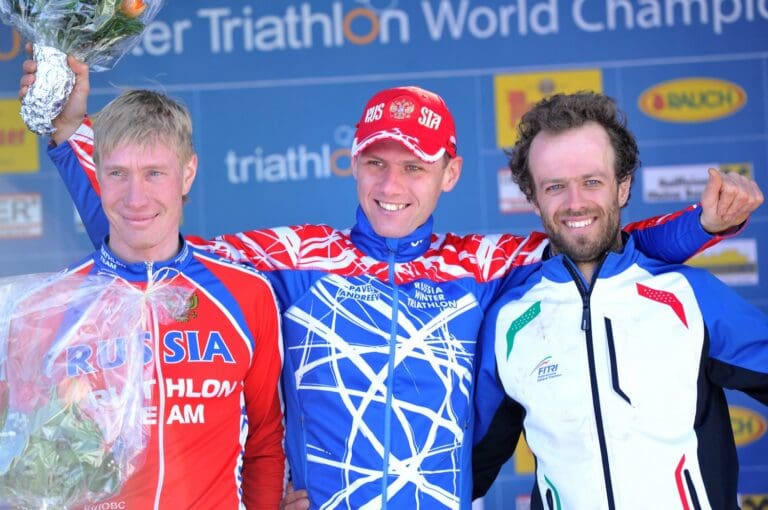 Wieder heraus geputzt - das Männerpodium bei der Wintertriathlon WM 2016: Evgeny Kirillov, Pavel Andreev und Giuseppe Lamastra (v.l.)